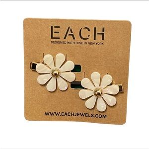 NWT EACH Flower Barrette Set